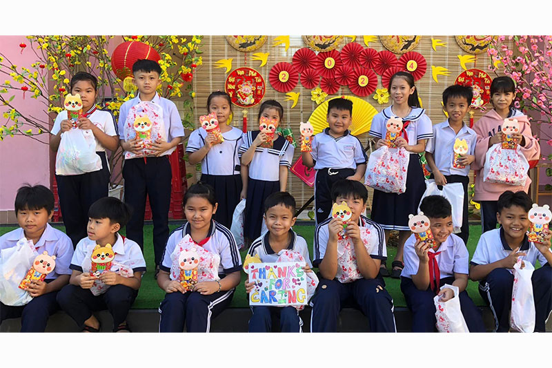 Children in Nui Dat