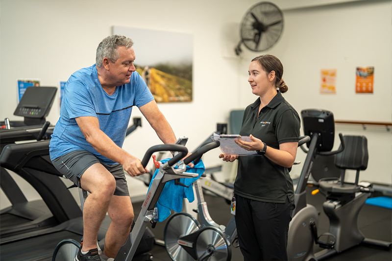 Cathy works with veteran, Grant Thomas in the Centre’s rehabilitation gym. 