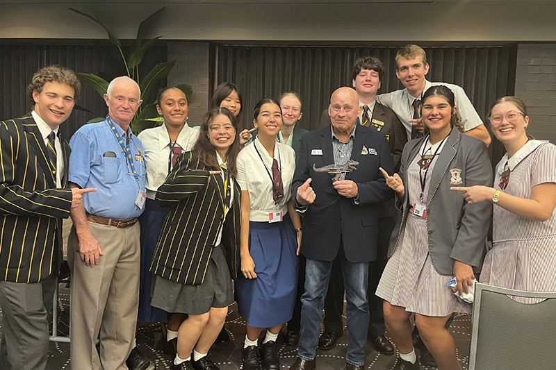 Kedron-Wavell RSL Sub Branch School Liaison Officer Greg Peake OAM and Brisbane North District President Mark Orreal with students from the School Liaison Program.