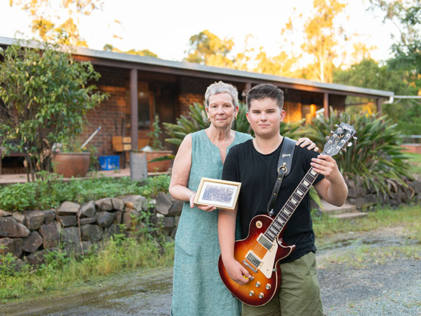 ANZAC Spirit - Last Post on Guitar