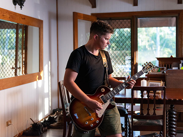 ANZAC Spirit - Last Post on Guitar