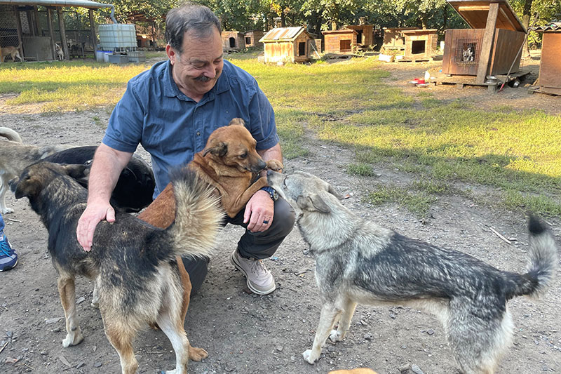 Australian Animal Aid in Ukraine dog shelter Nigel Allsopp RSL Queensland